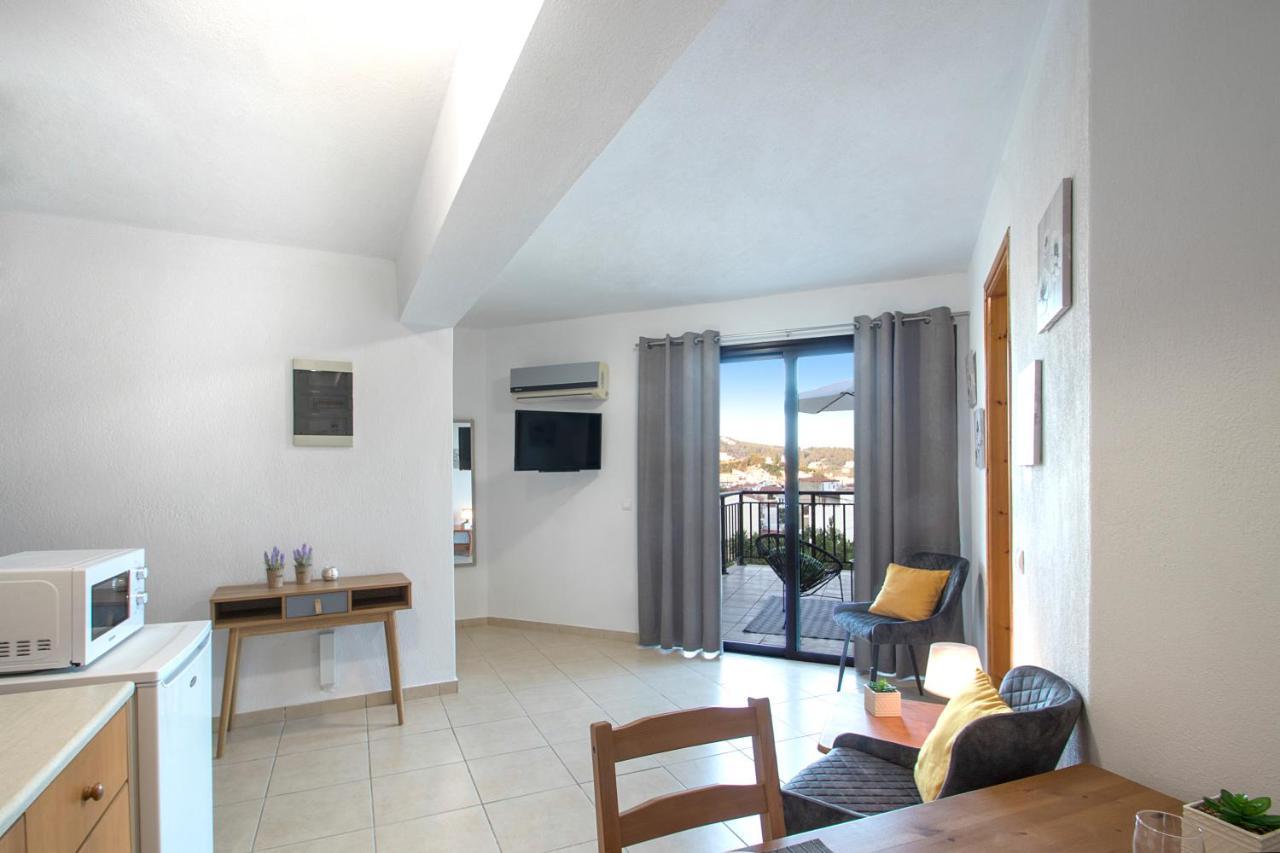 D & E Apartments Skiathos-Stadt Exterior foto